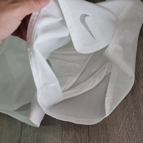 Nike dri fit white running shorts set of 4. pocket on back with lining size Larg - Picture 2 of 13